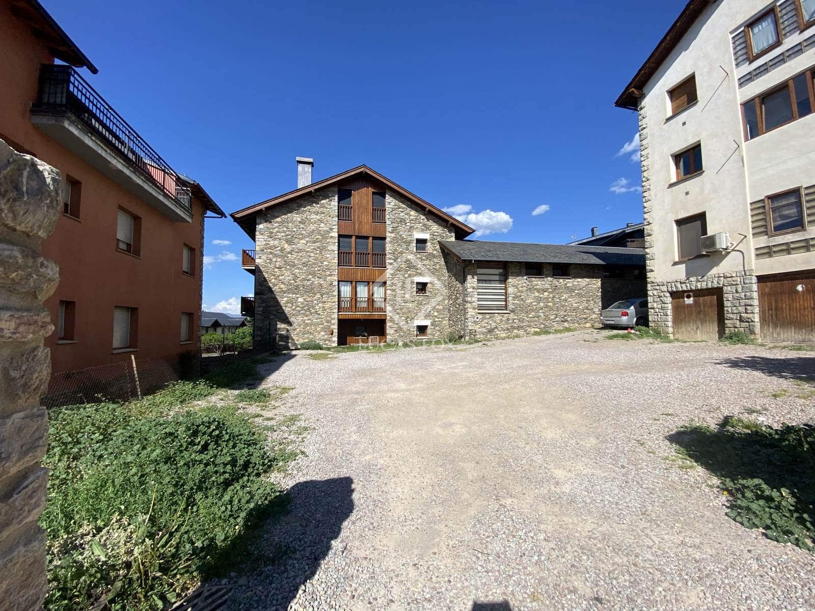 3 soveværelse Villa til salg i Alp med garage - € 520.000 (Ref: 8509317)