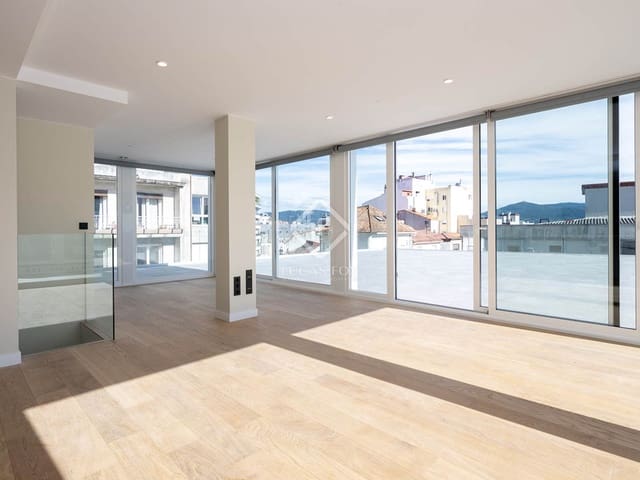 3 bedroom Penthouse for sale in Vigo with garage - € 1,250,000 (Ref: 8518569)
