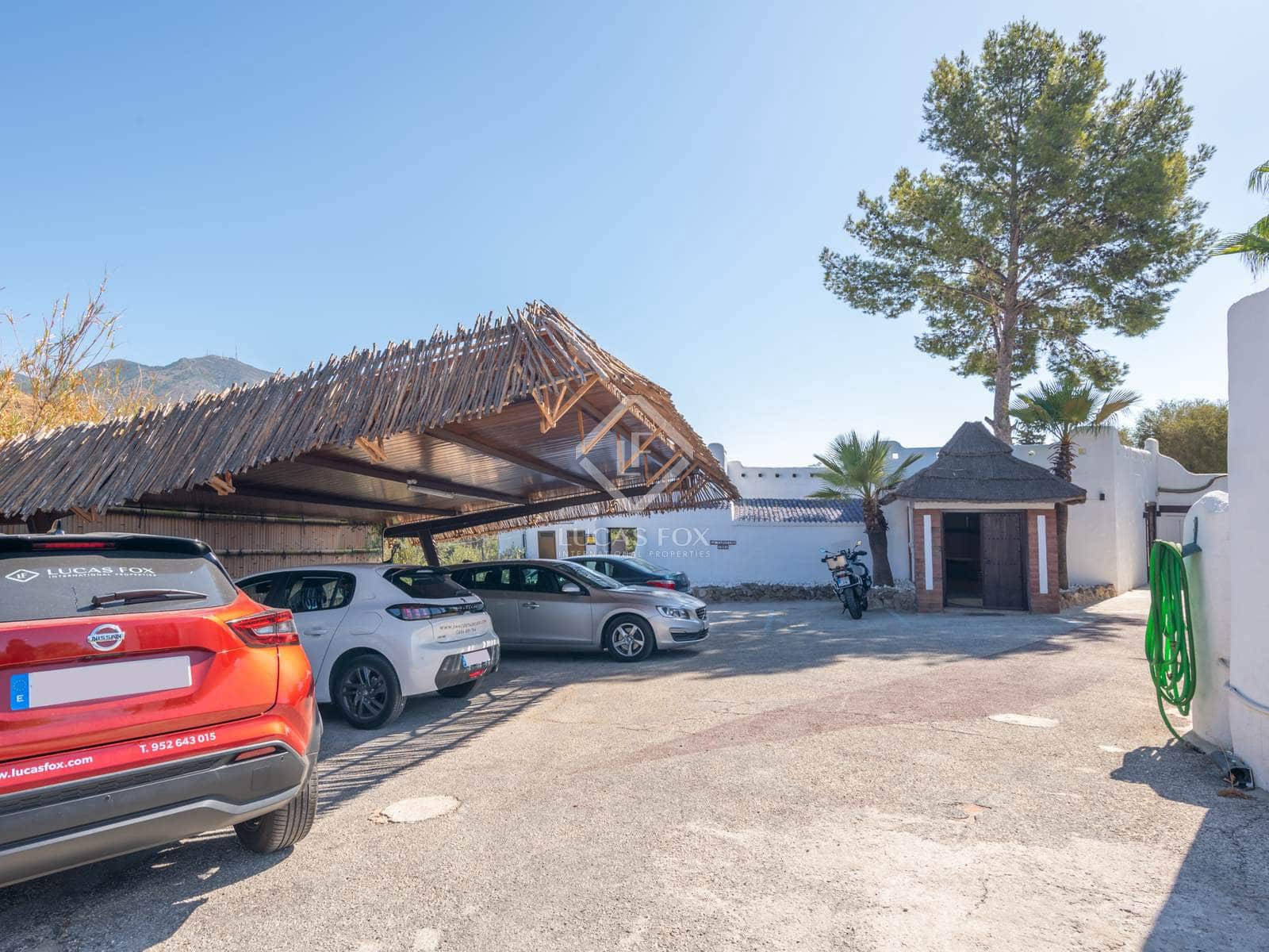 7 bedroom Villa for sale in Las Lagunas de Mijas with pool - € 1,000,000 (Ref: 8520712)