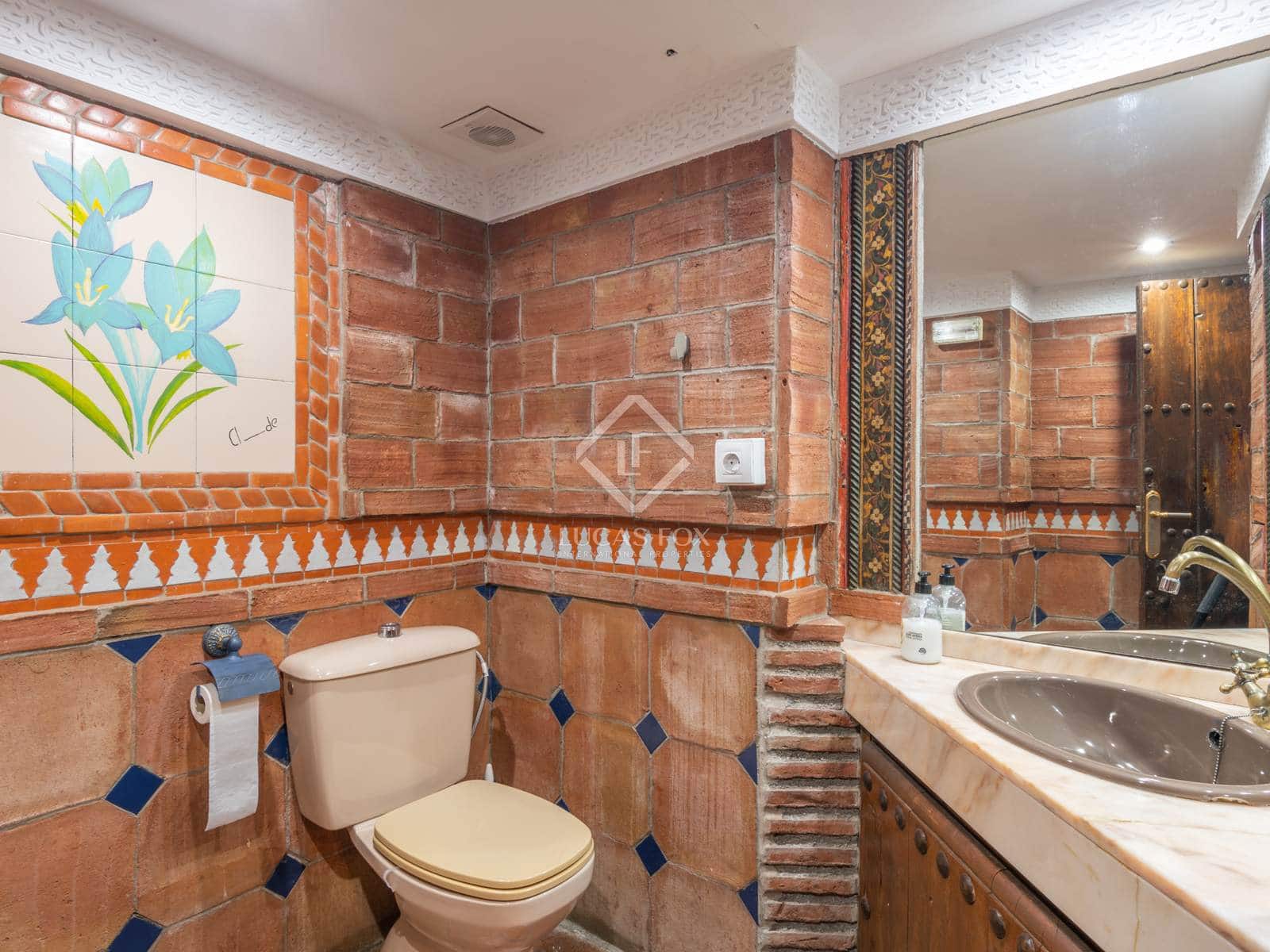 7 bedroom Villa for sale in Las Lagunas de Mijas with pool - € 1,000,000 (Ref: 8520712)