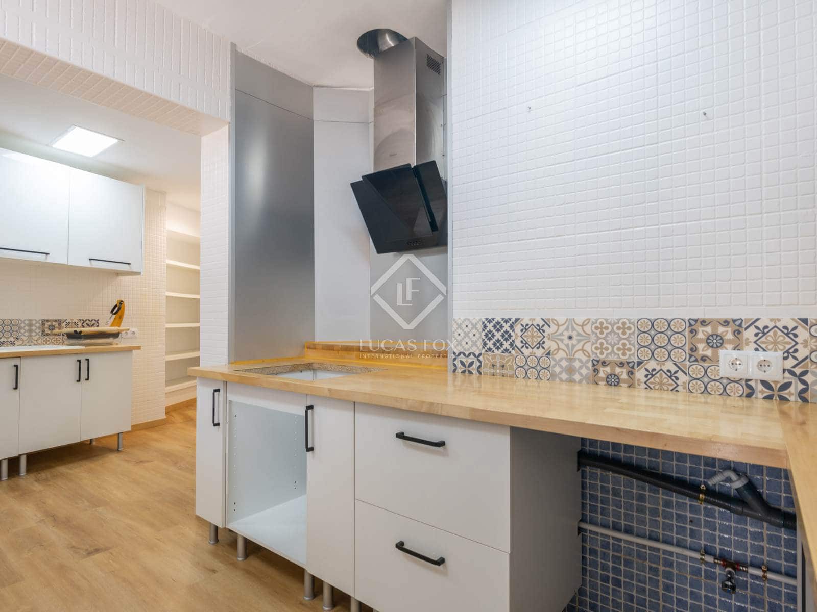 7 bedroom Villa for sale in Las Lagunas de Mijas with pool - € 1,000,000 (Ref: 8520712)