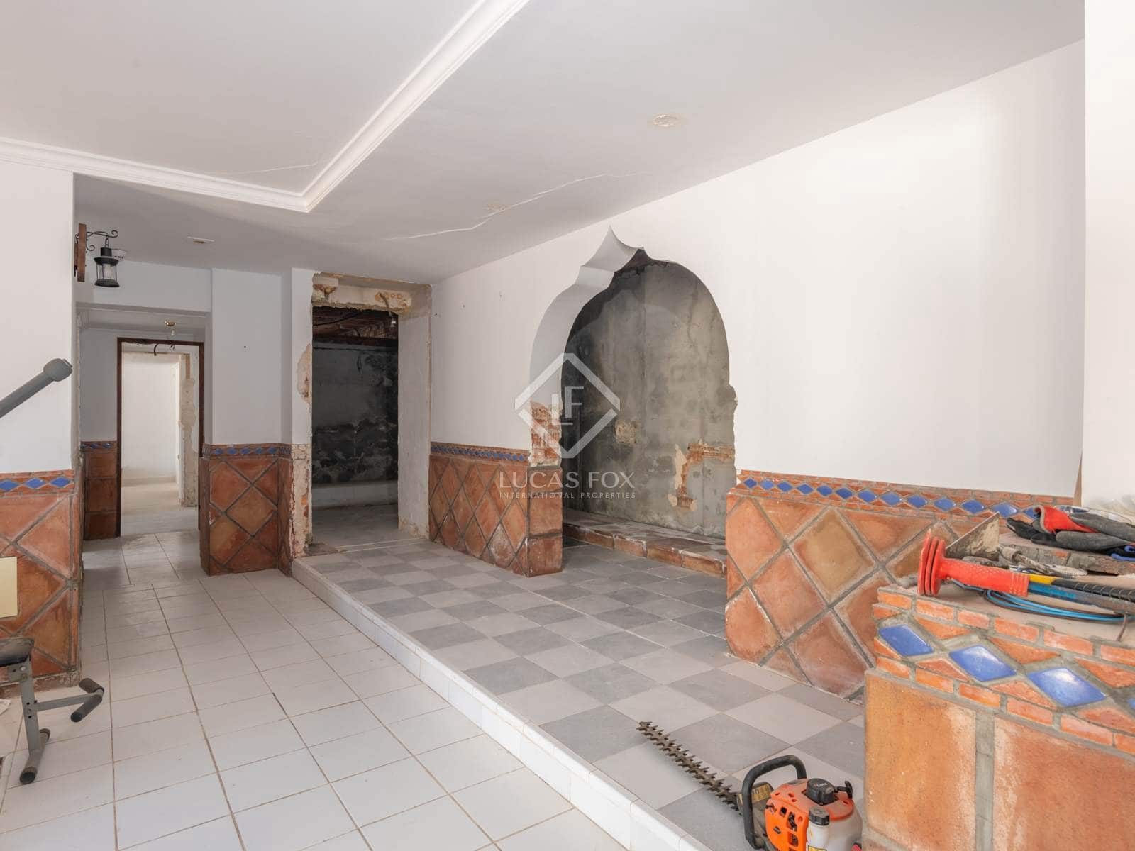 7 bedroom Villa for sale in Las Lagunas de Mijas with pool - € 1,000,000 (Ref: 8520712)