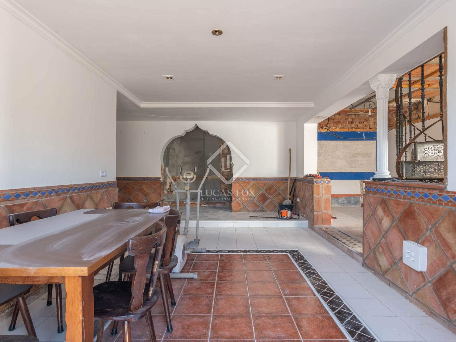 7 bedroom Villa for sale in Las Lagunas de Mijas with pool - € 1,000,000 (Ref: 8520712)