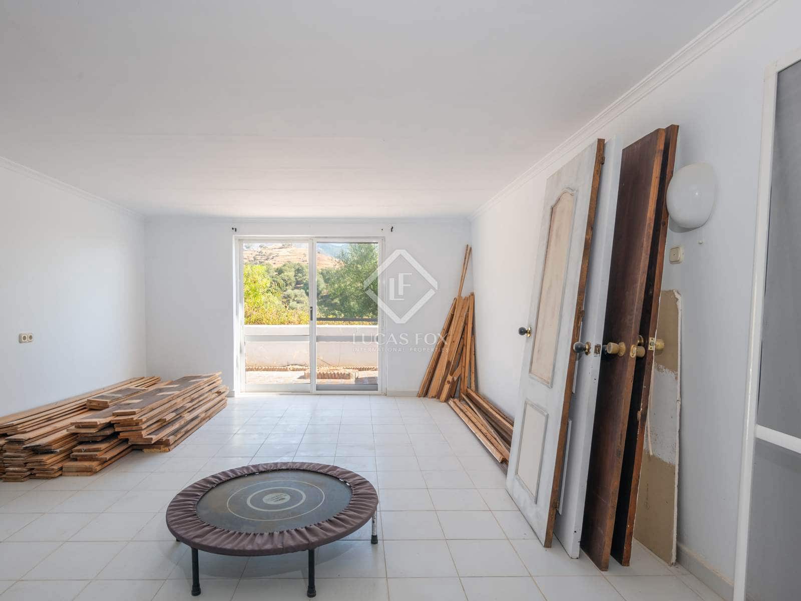 7 bedroom Villa for sale in Las Lagunas de Mijas with pool - € 1,000,000 (Ref: 8520712)