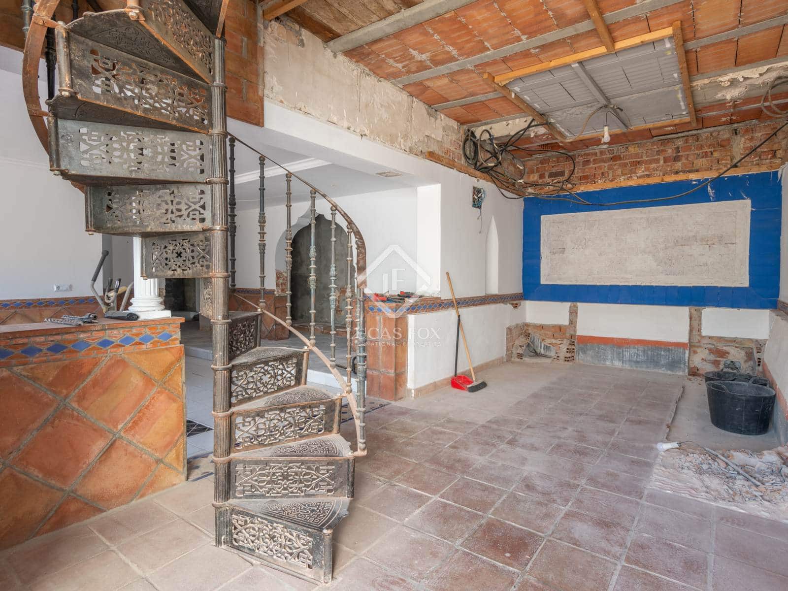 7 bedroom Villa for sale in Las Lagunas de Mijas with pool - € 1,000,000 (Ref: 8520712)