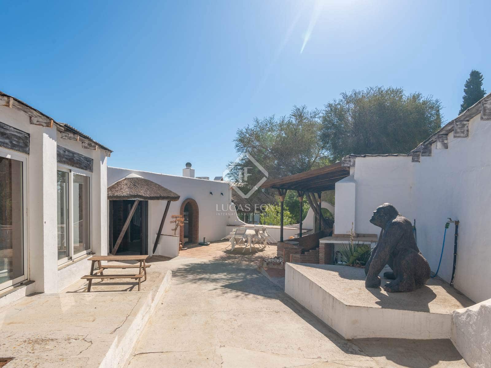 7 bedroom Villa for sale in Las Lagunas de Mijas with pool - € 1,000,000 (Ref: 8520712)