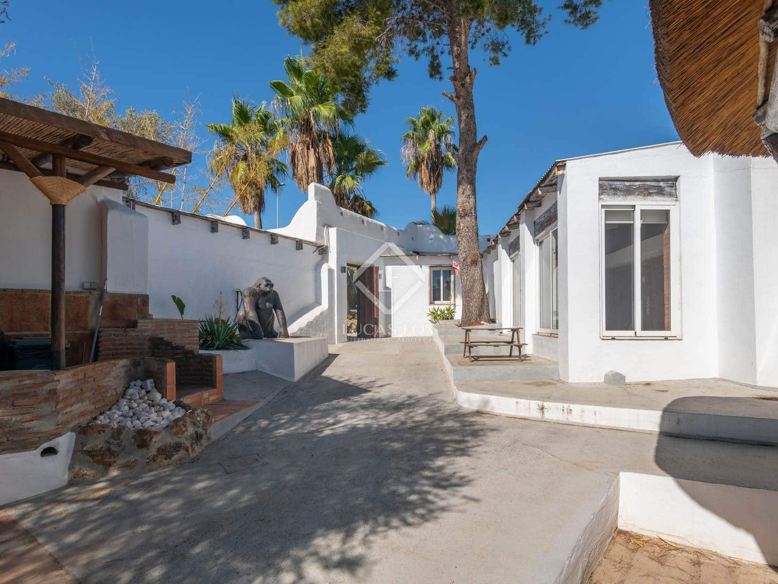 7 bedroom Villa for sale in Las Lagunas de Mijas with pool - € 1,000,000 (Ref: 8520712)