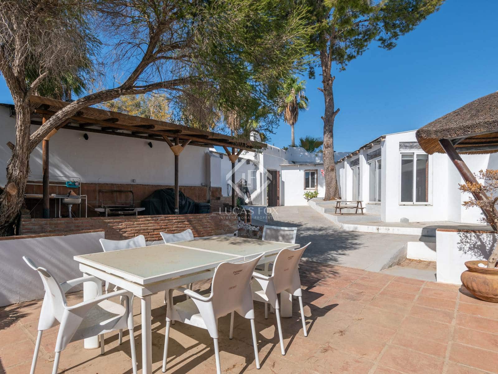 7 bedroom Villa for sale in Las Lagunas de Mijas with pool - € 1,000,000 (Ref: 8520712)