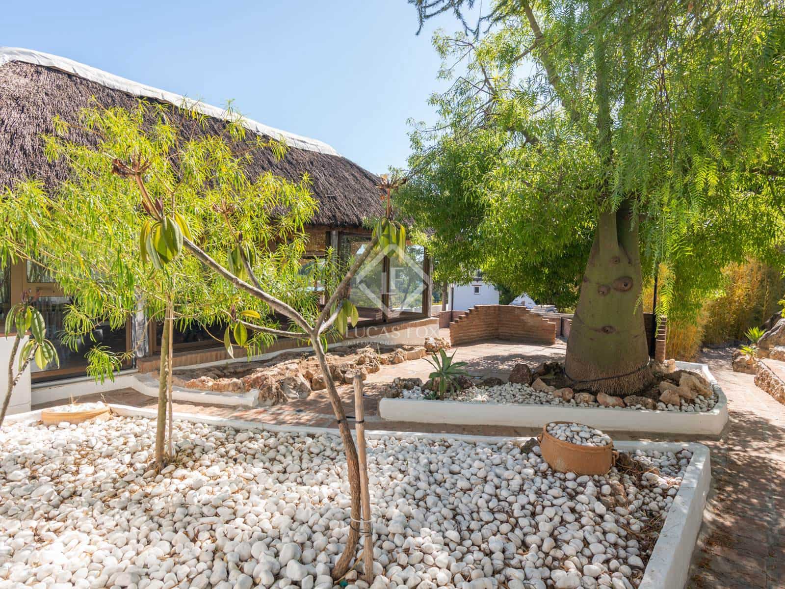 7 bedroom Villa for sale in Las Lagunas de Mijas with pool - € 1,000,000 (Ref: 8520712)