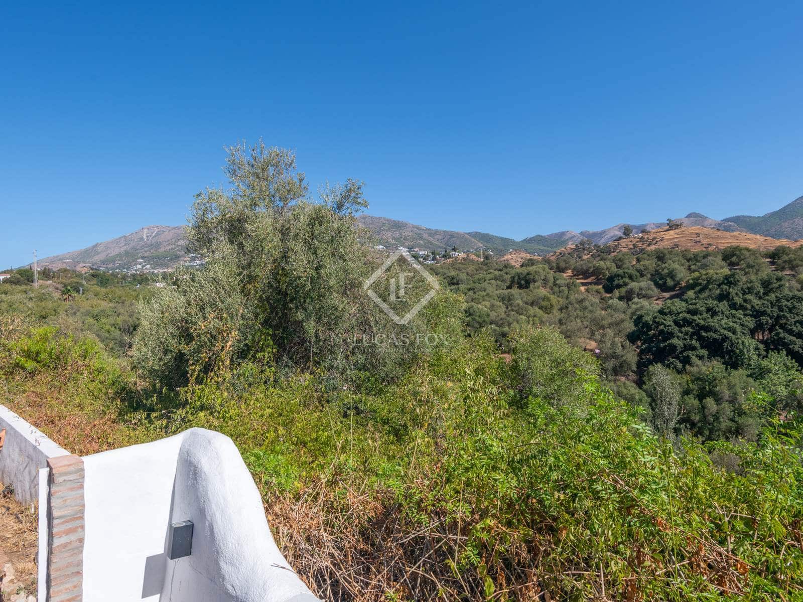 7 bedroom Villa for sale in Las Lagunas de Mijas with pool - € 1,000,000 (Ref: 8520712)