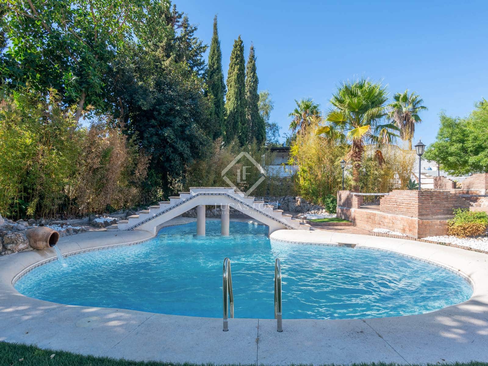 7 bedroom Villa for sale in Las Lagunas de Mijas with pool - € 1,000,000 (Ref: 8520712)