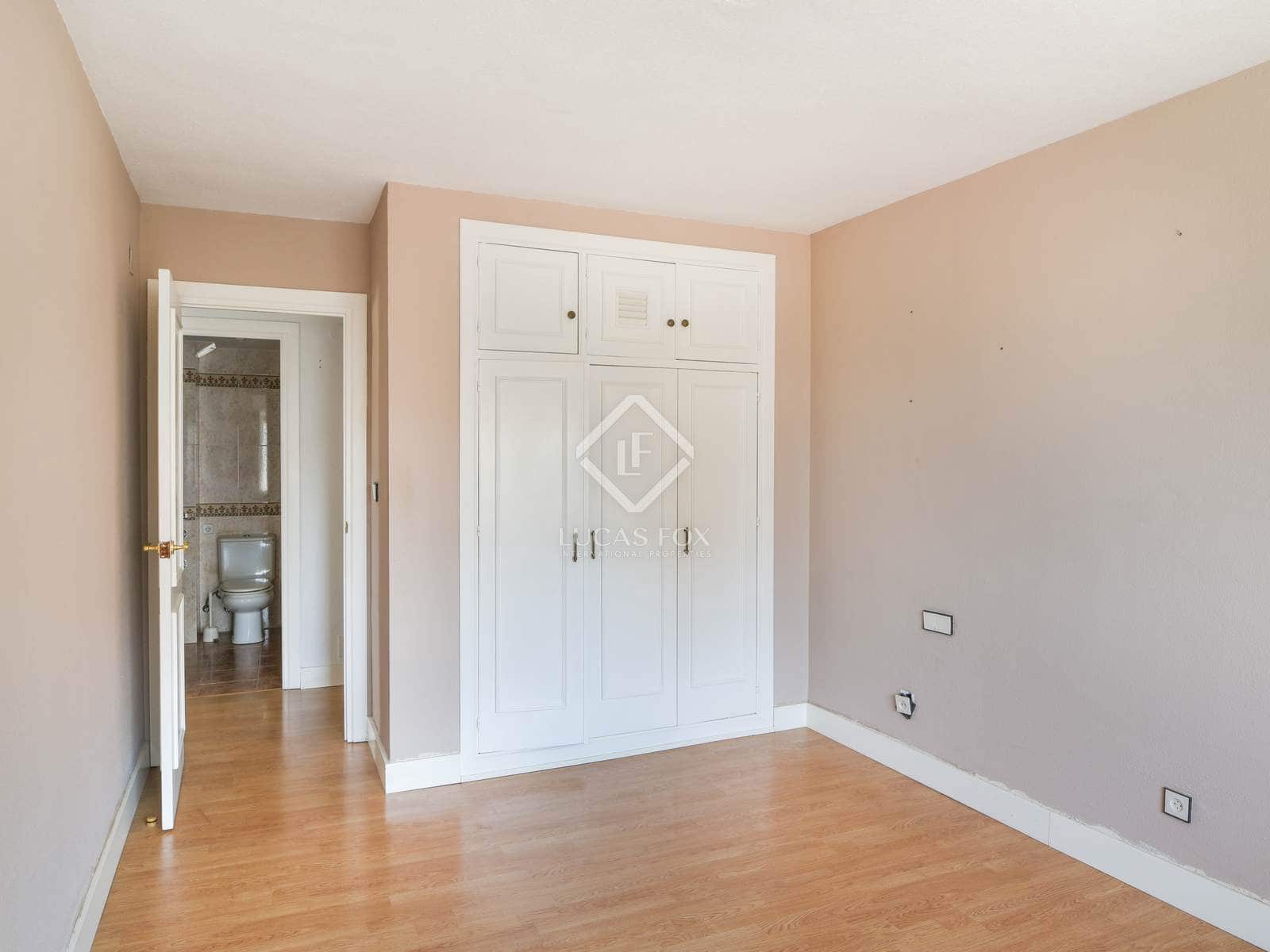 4 soveværelse Lejlighed til salg i Malaga by med garage - € 1.200.000 (Ref: 8524512)