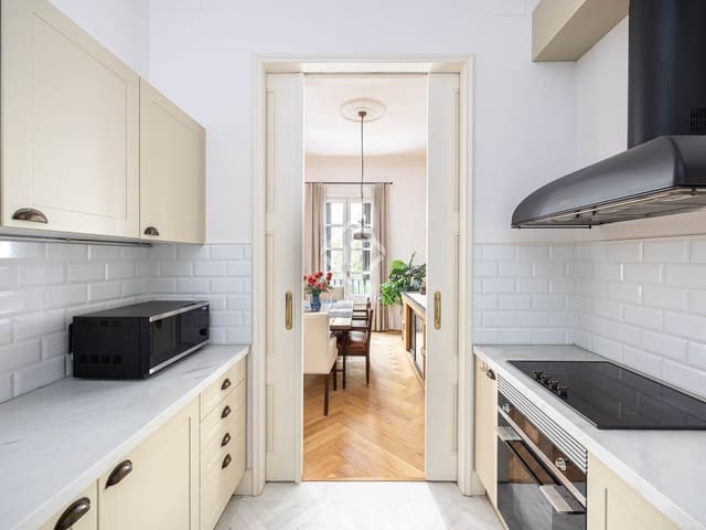 3 quarto Apartamento para arrendar em Barcelona cidade - 3 500 € (Ref: 8524648)