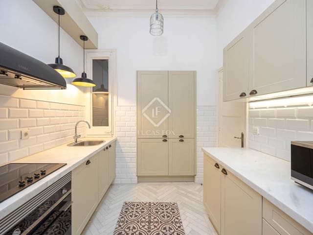 3 quarto Apartamento para arrendar em Barcelona cidade - 3 500 € (Ref: 8524648)