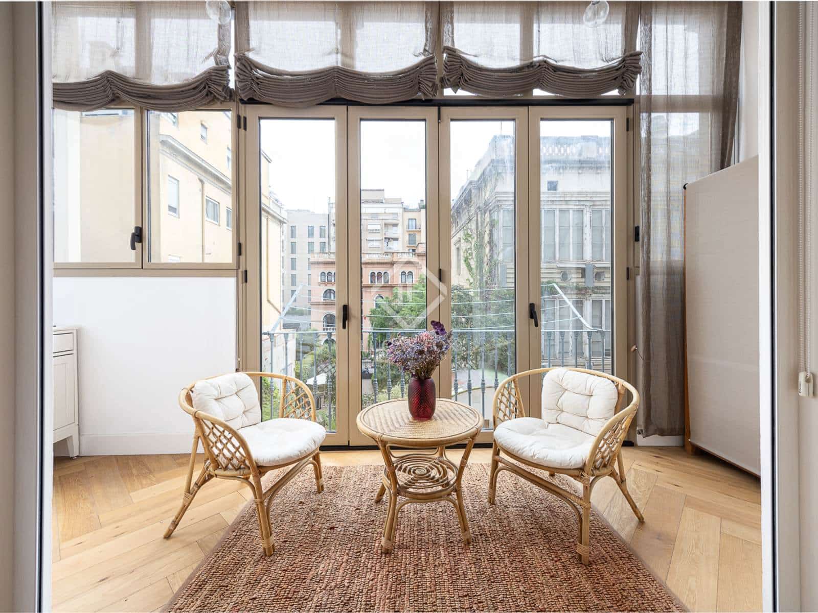 3 slaapkamer Appartement te huur in Barcelona stad - € 3.500 (Ref: 8524648)