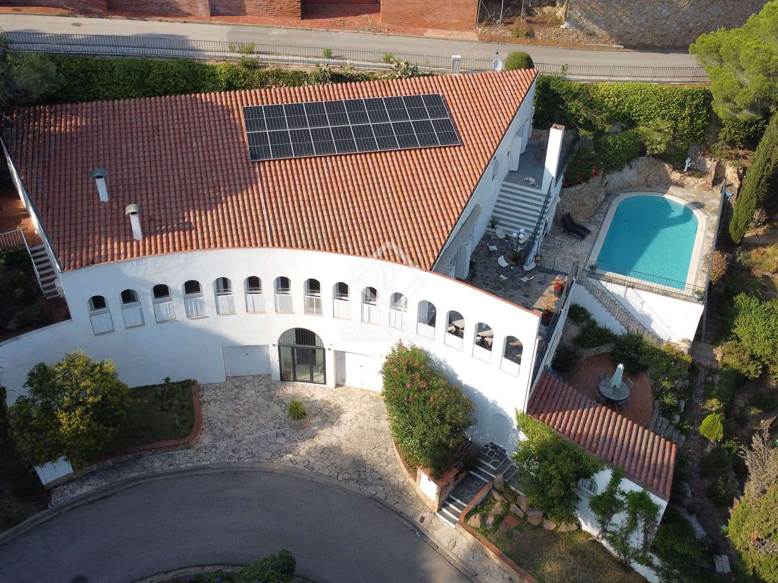 6 slaapkamer Villa te koop in Platja d'Aro met zwembad garage - € 1.200.000 (Ref: 8528229)