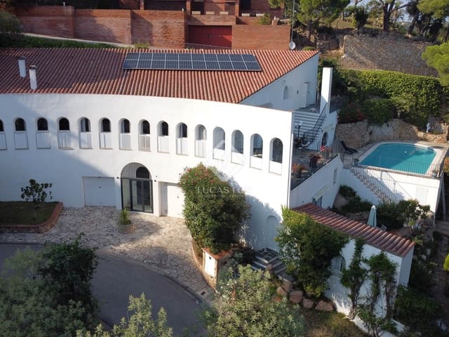 6 slaapkamer Villa te koop in Platja d'Aro, Castell-Platja d'Aro met zwembad garage - € 1.200.000 (Ref: 8528229)