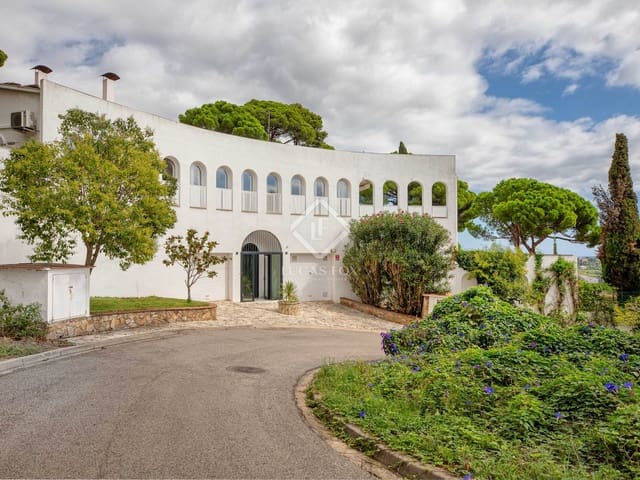 6 slaapkamer Villa te koop in Platja d'Aro, Castell-Platja d'Aro met zwembad garage - € 1.200.000 (Ref: 8528229)