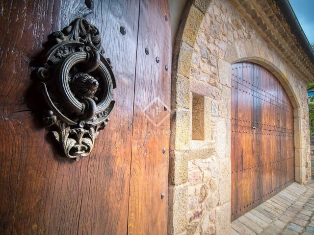 4 bedroom Villa for sale in Sant Feliu de Guíxols with pool garage - € 2,800,000 (Ref: 8528875)