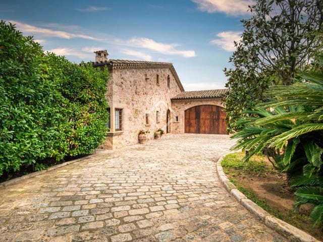 4 bedroom Villa for sale in Sant Feliu de Guíxols with pool garage - € 2,800,000 (Ref: 8528875)