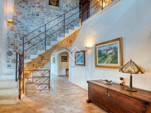 4 soverom Villa til salgs i Sant Feliu de Guíxols med svømmebasseng garasje - € 2 600 000 (Ref: 8528875)