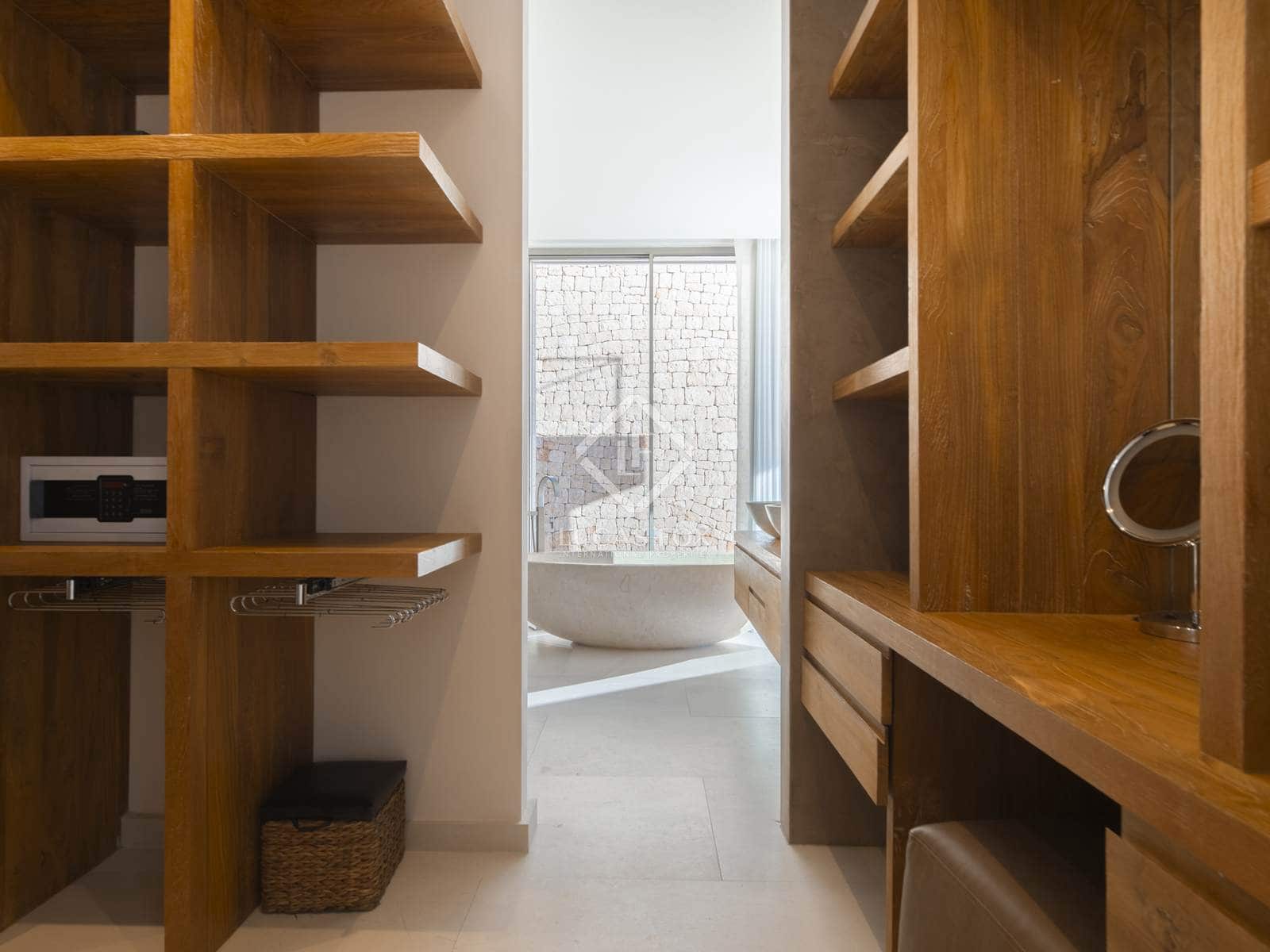 6 Zimmer Villa zu verkaufen in Santa Eulalia / Santa Eularia mit Pool Garage - 9.000.000 € (Ref: 8530722)