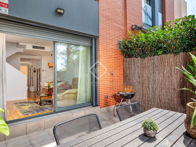 3 bedroom Villa for sale in Platja d'Aro, Castell-Platja d'Aro - € 450,000 (Ref: 8530897)