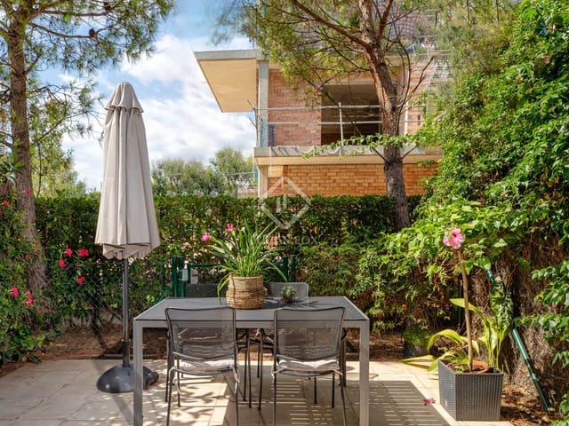 3 bedroom Villa for sale in Platja d'Aro, Castell-Platja d'Aro - € 450,000 (Ref: 8530897)