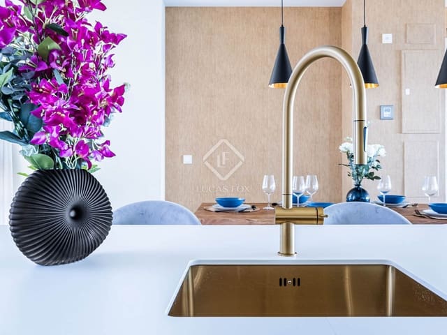 3 soveværelse Lejlighed til salg i Benidorm med swimmingpool garage - € 1.075.000 (Ref: 8535689)