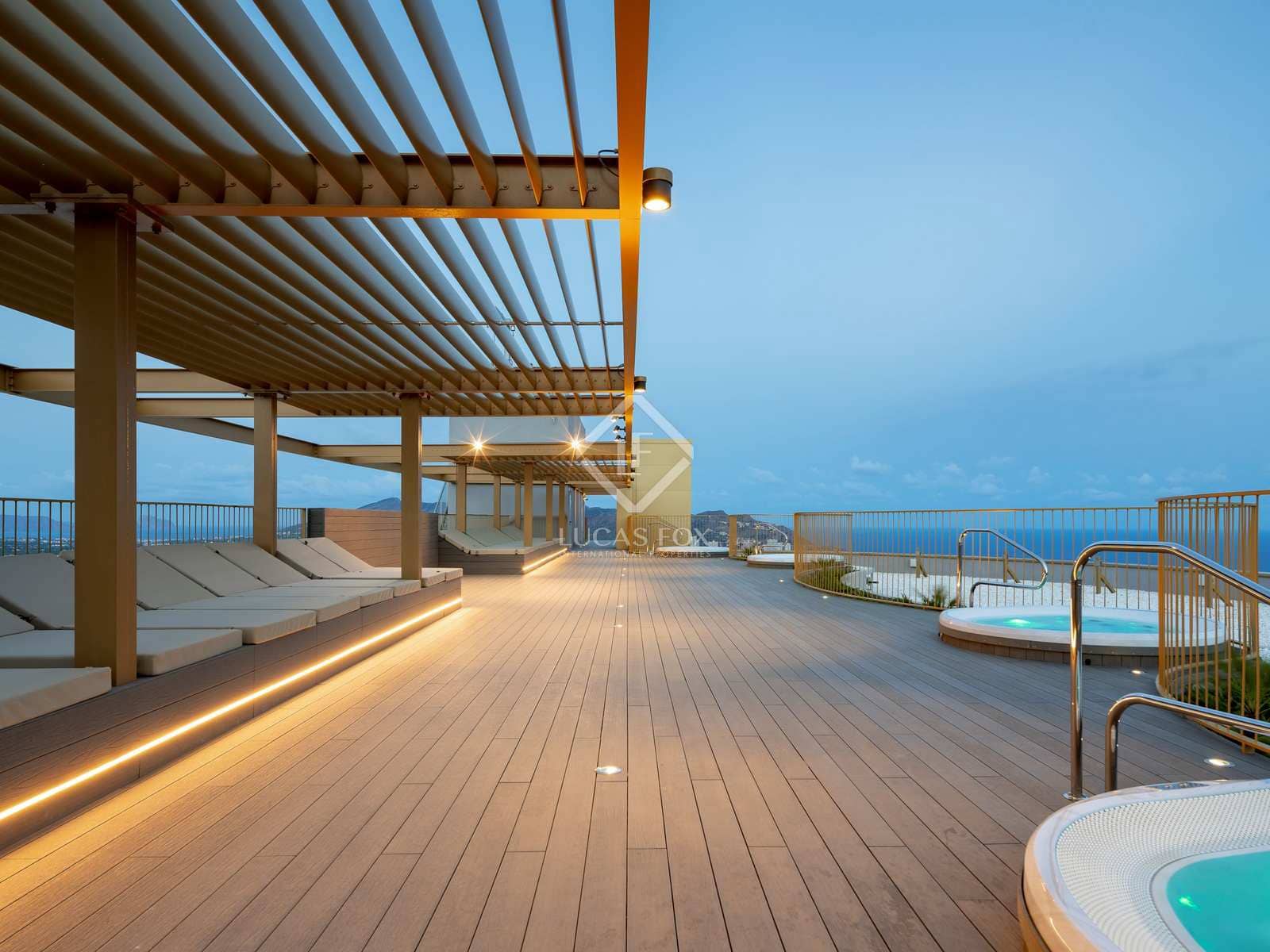 3 soveværelse Lejlighed til salg i Benidorm med swimmingpool garage - € 1.075.000 (Ref: 8535689)