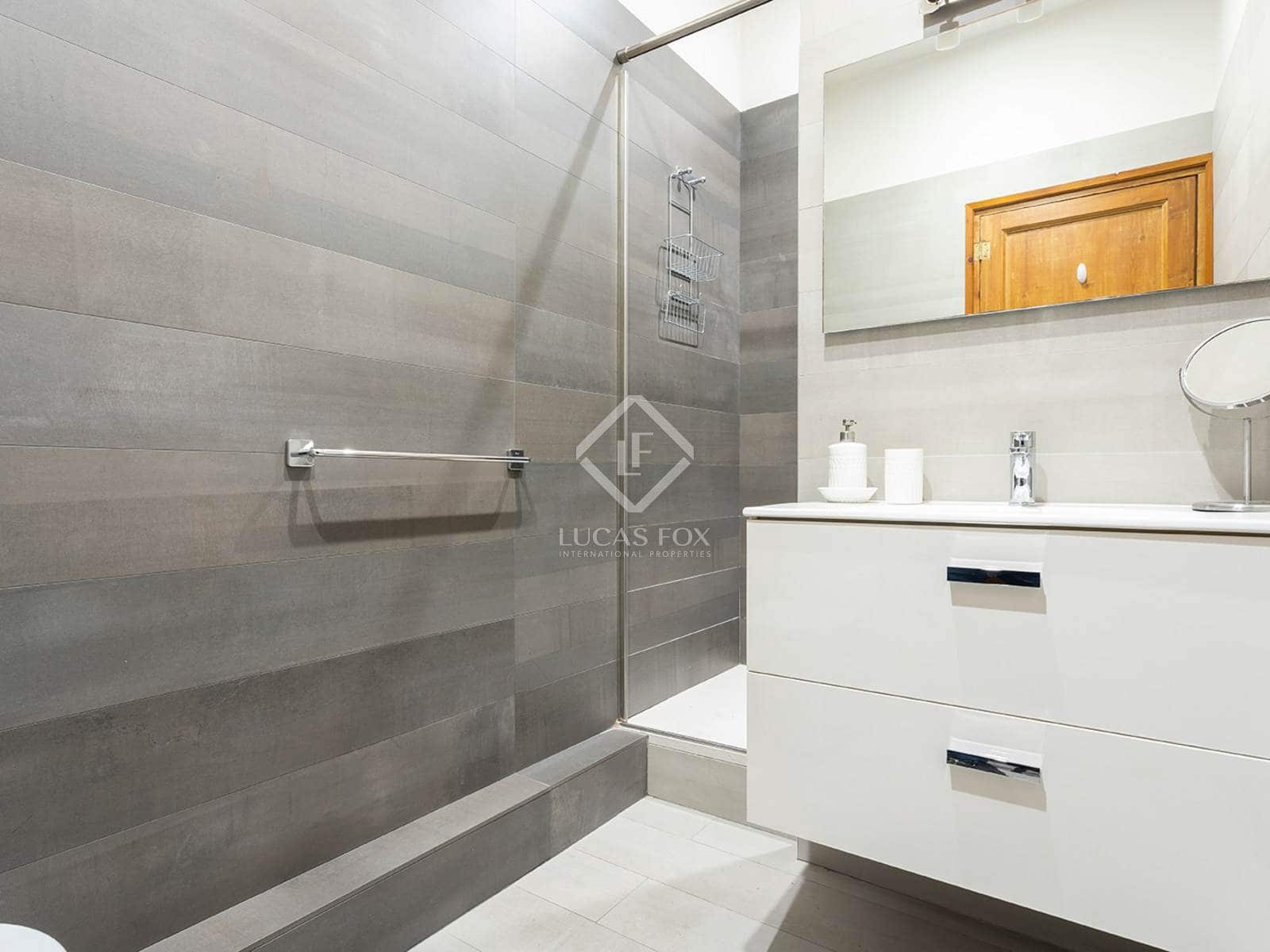 2 bedroom Apartment for rent in Barcelona city - € 2,500 (Ref: 8548601)