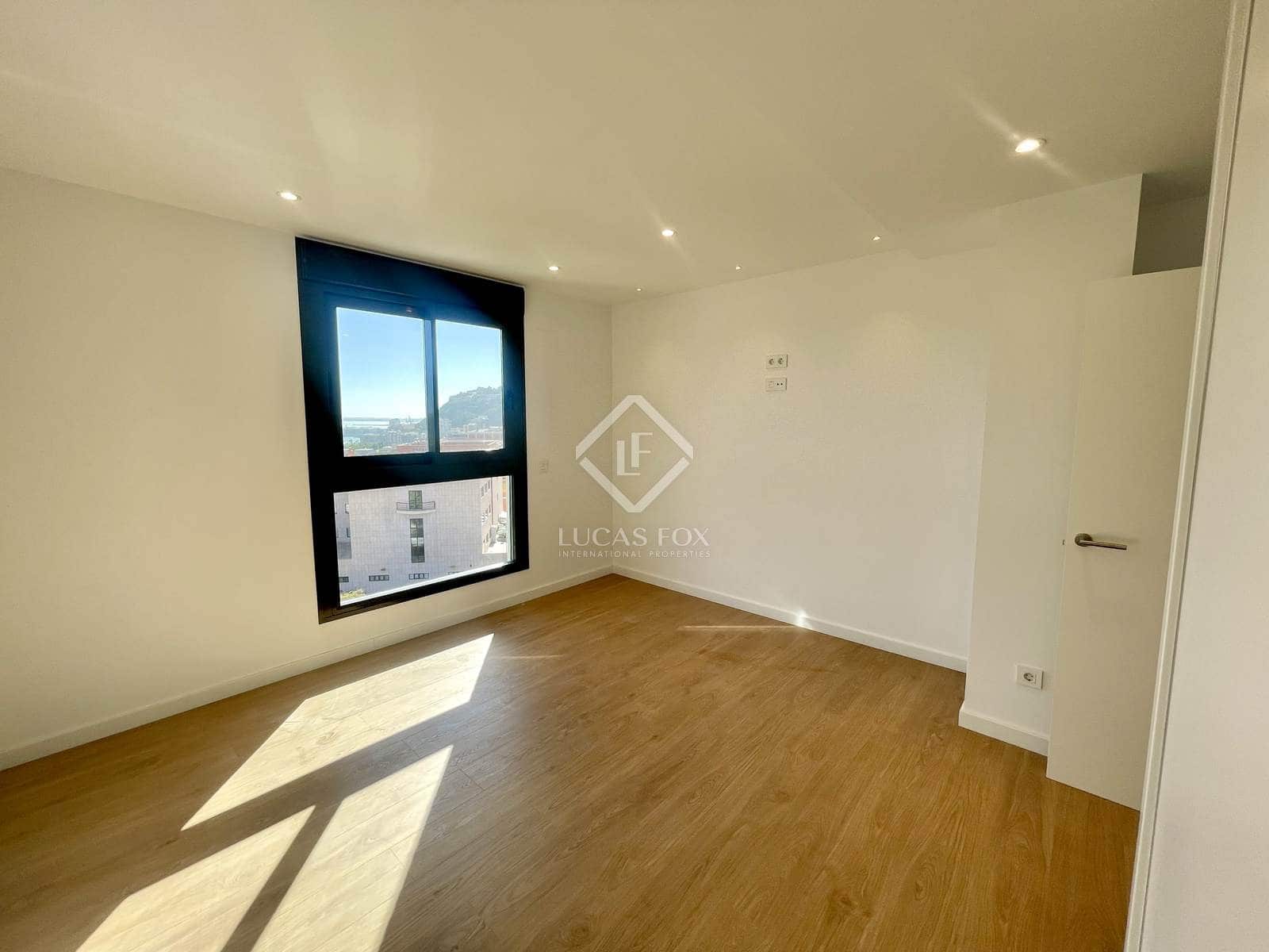 5 slaapkamer Penthouse te koop in Alicante stad met zwembad garage - € 995.000 (Ref: 8552933)