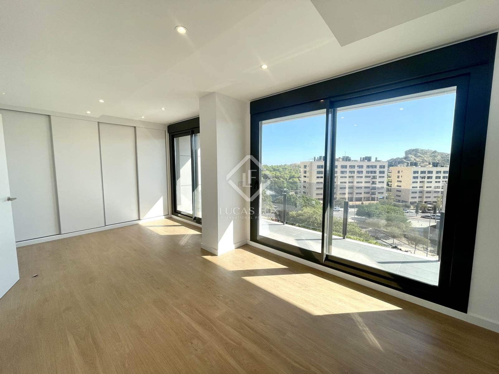5 slaapkamer Penthouse te koop in Alicante stad met zwembad garage - € 995.000 (Ref: 8552933)