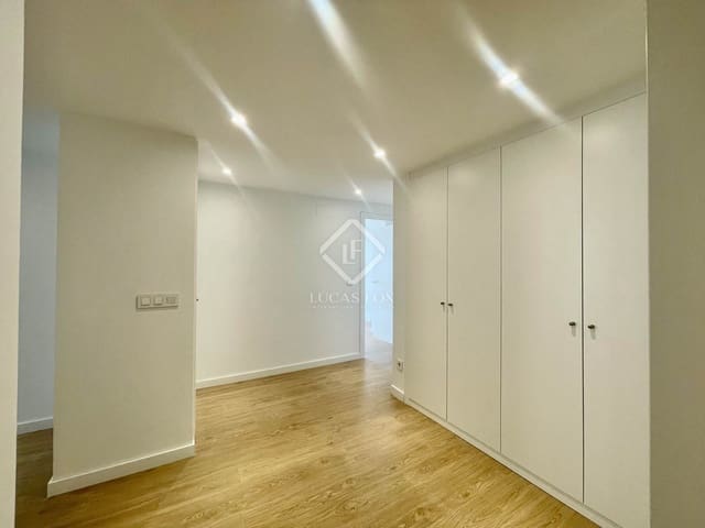 5 chambre Penthouse à vendre à Alicante ville avec piscine garage - 995 000 € (Ref: 8552933)