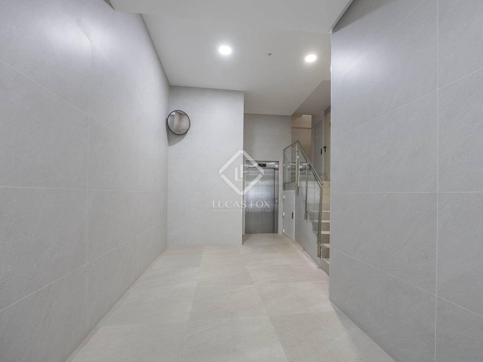 2 bedroom Apartment for rent in Valencia city - € 1,700 (Ref: 8553501)