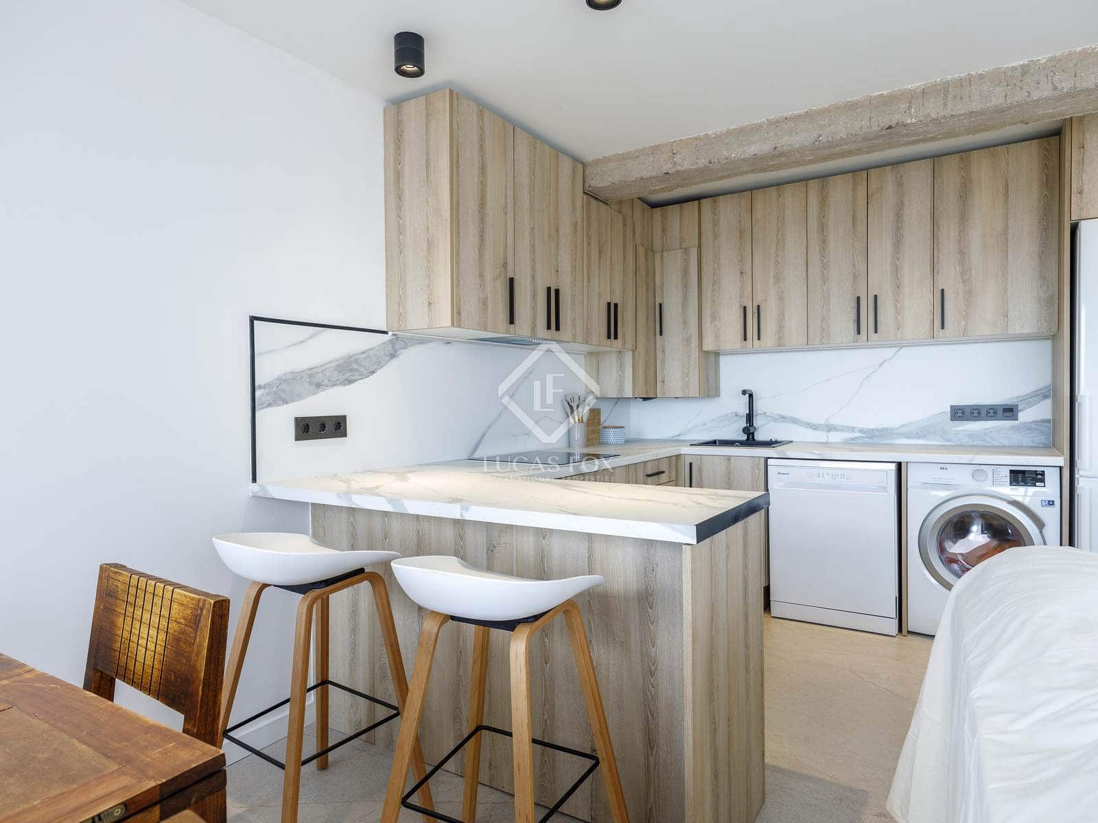 2 bedroom Apartment for rent in Valencia city - € 1,700 (Ref: 8553501)