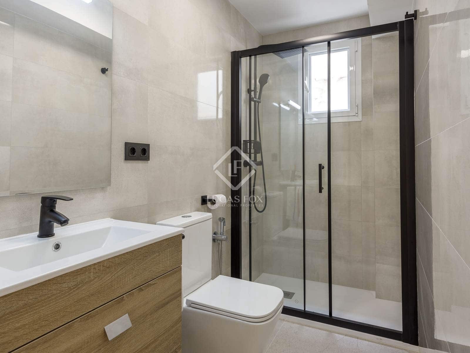 2 bedroom Apartment for rent in Valencia city - € 1,700 (Ref: 8553501)