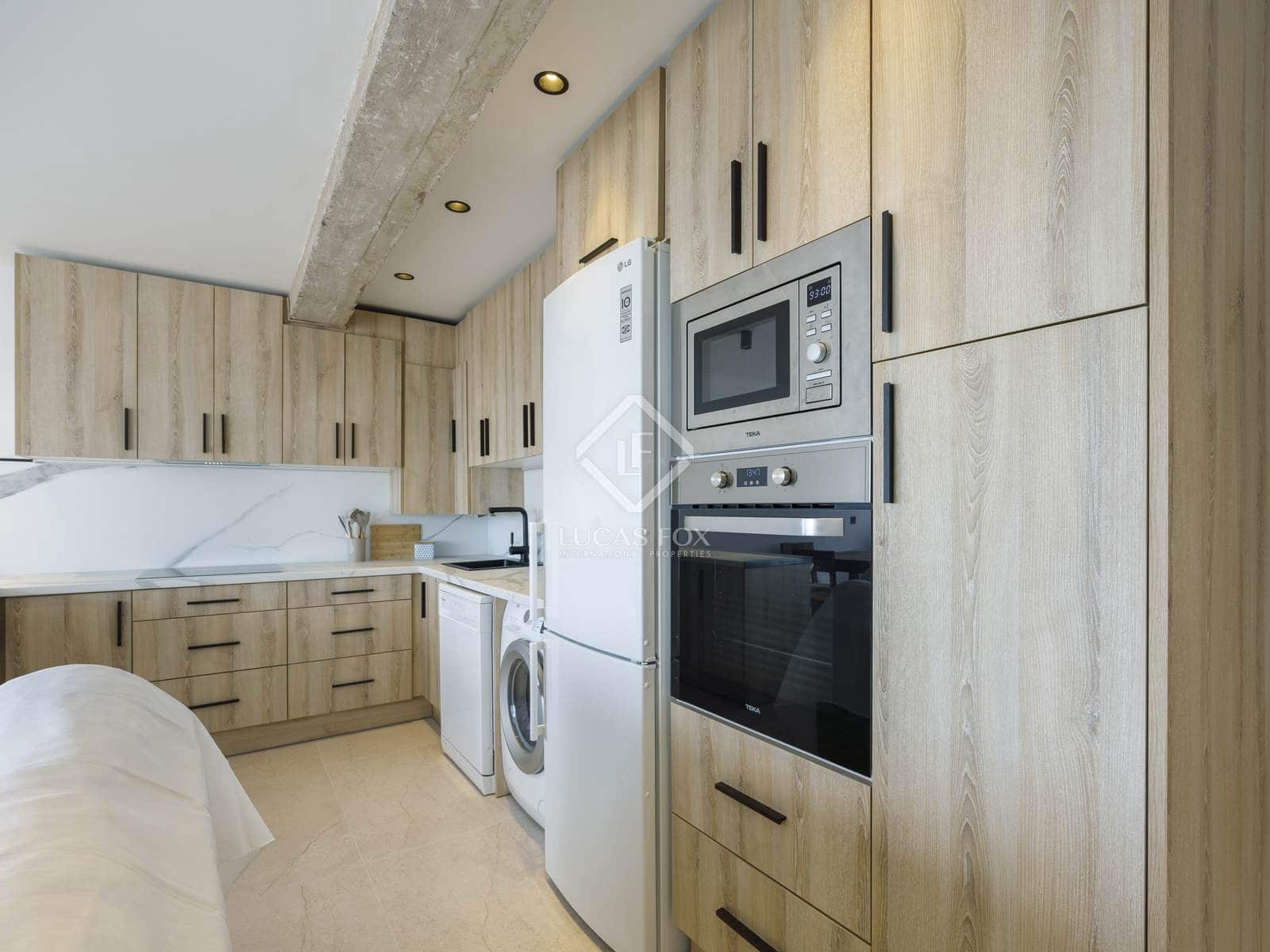 2 bedroom Apartment for rent in Valencia city - € 1,700 (Ref: 8553501)