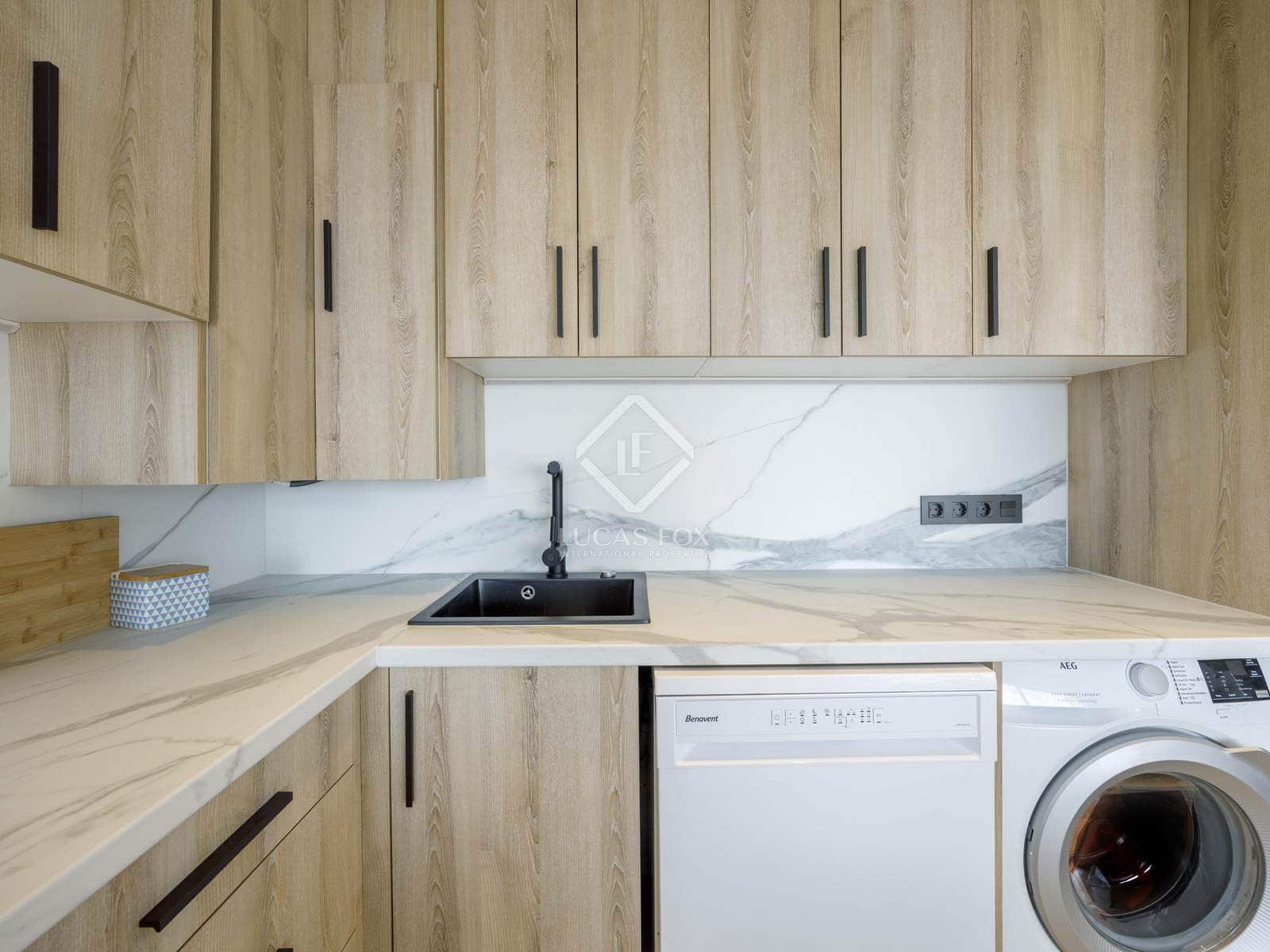 2 bedroom Apartment for rent in Valencia city - € 1,700 (Ref: 8553501)