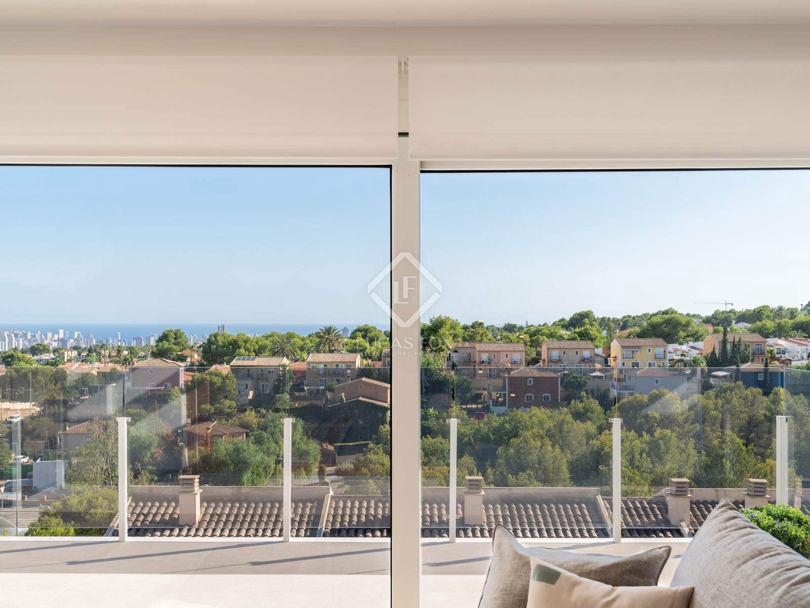 3 bedroom Villa for sale in La Nucia with pool garage - € 575,000 (Ref: 8556260)