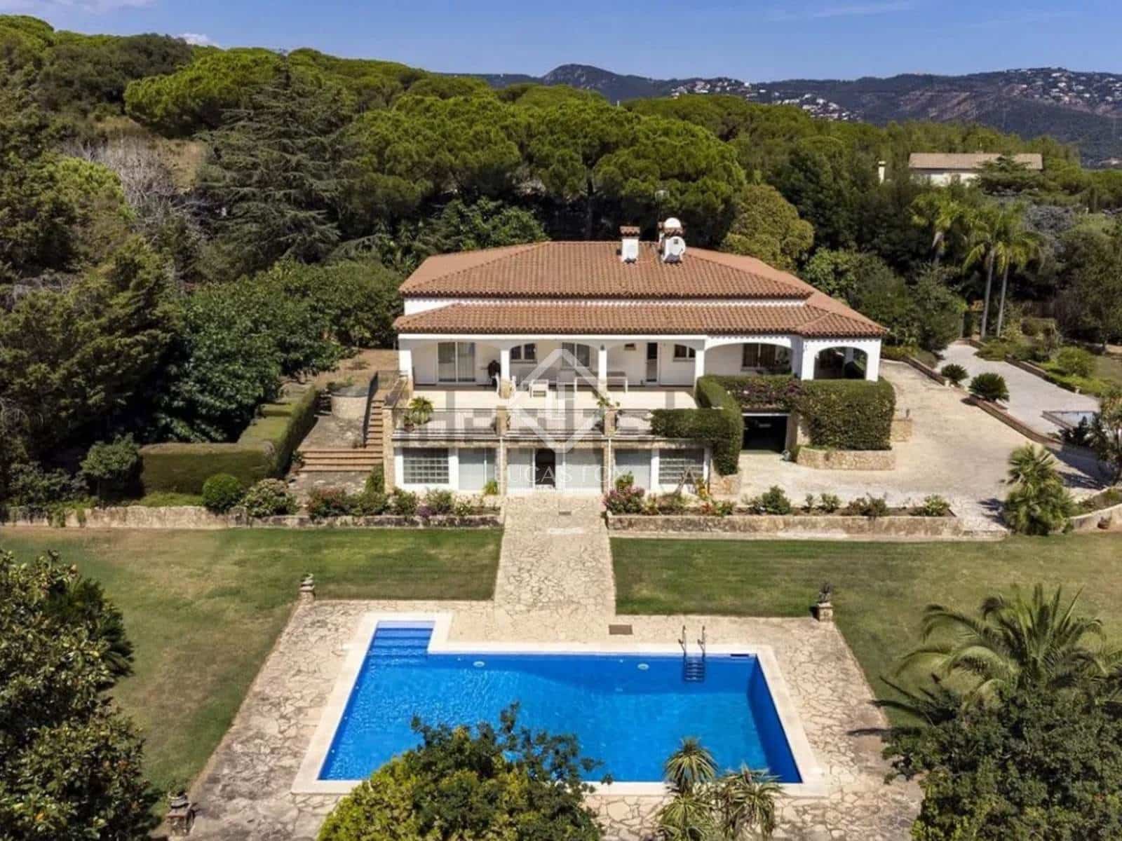 4 slaapkamer Villa te koop in Sant Feliu de Guixols met zwembad garage - € 1.950.000 (Ref: 8556264)