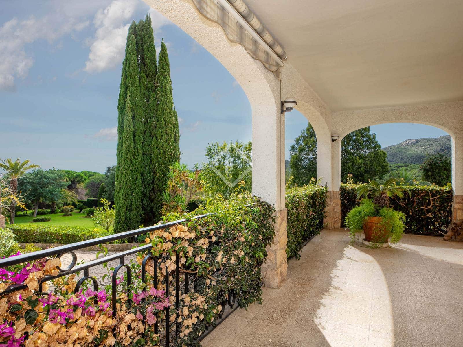 4 slaapkamer Villa te koop in Sant Feliu de Guixols met zwembad garage - € 1.950.000 (Ref: 8556264)