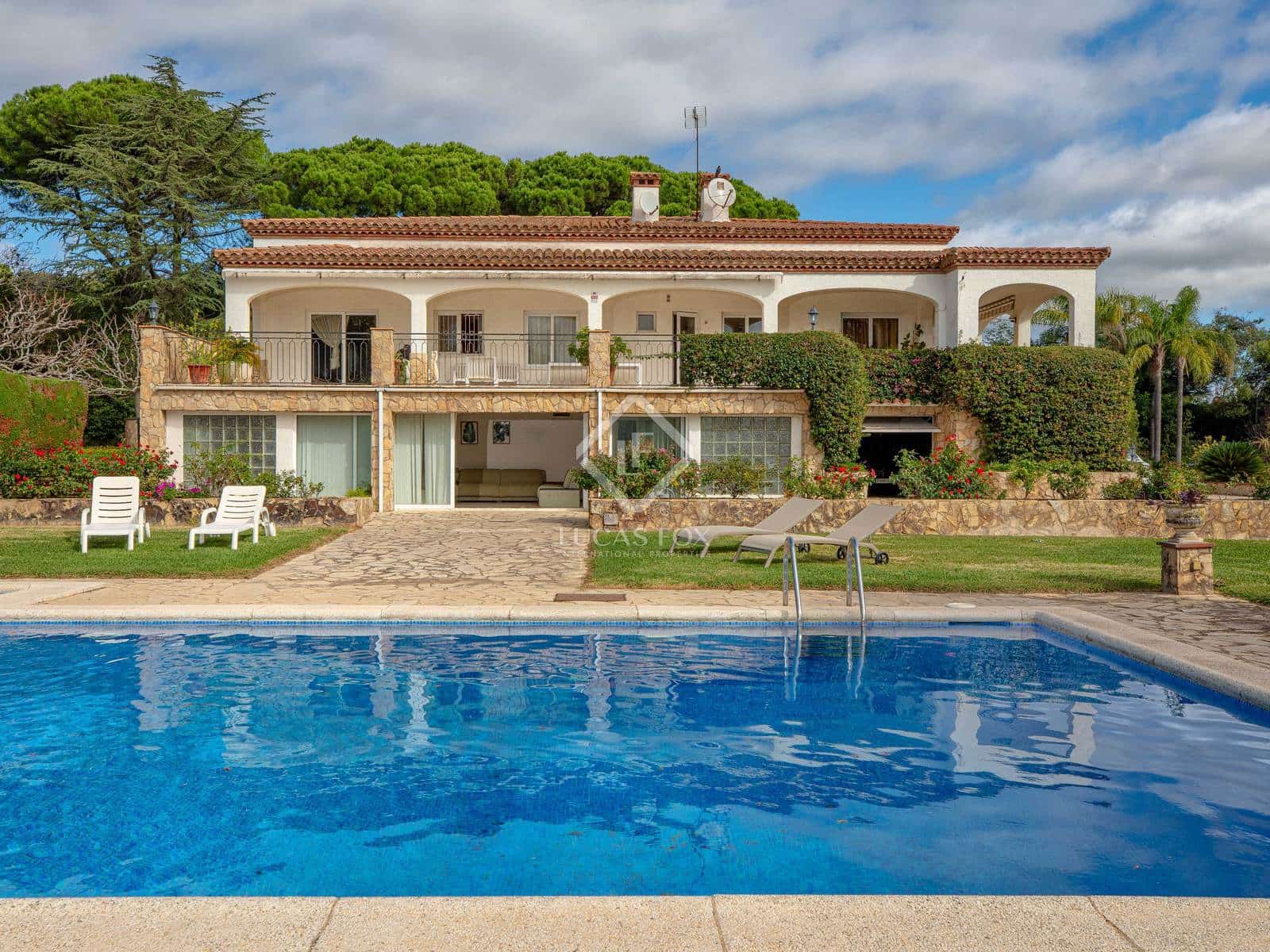 4 slaapkamer Villa te koop in Sant Feliu de Guixols met zwembad garage - € 1.950.000 (Ref: 8556264)