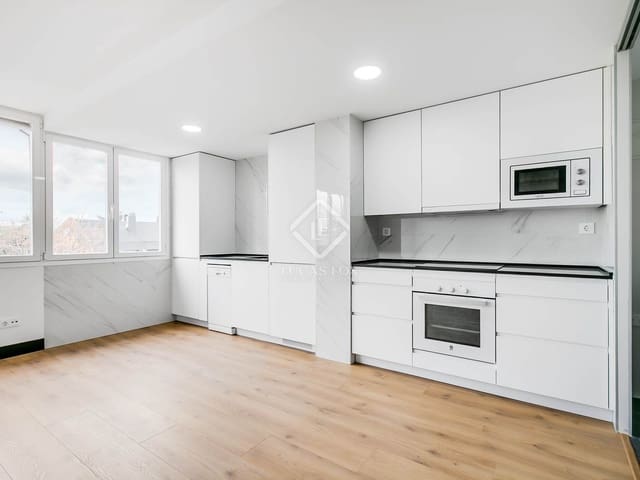 2 soveværelse Lejlighed til leje i Madrid by med swimmingpool garage - € 4.000 (Ref: 8563248)