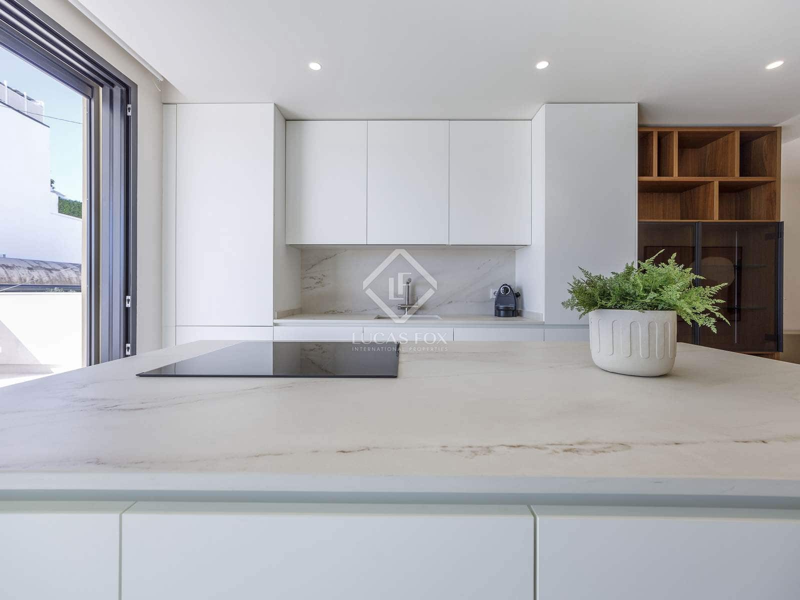 3 bedroom Penthouse for rent in Valencia city - € 5,000 (Ref: 8563302)