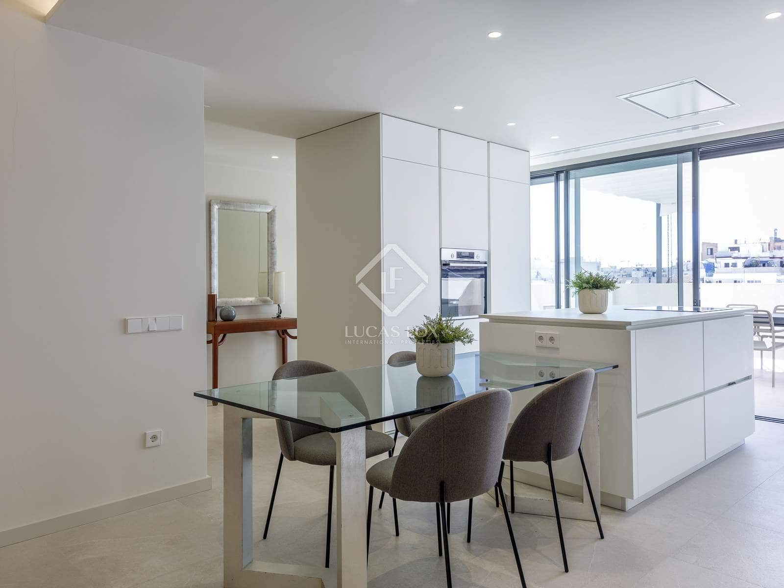 3 bedroom Penthouse for rent in Valencia city - € 5,000 (Ref: 8563302)