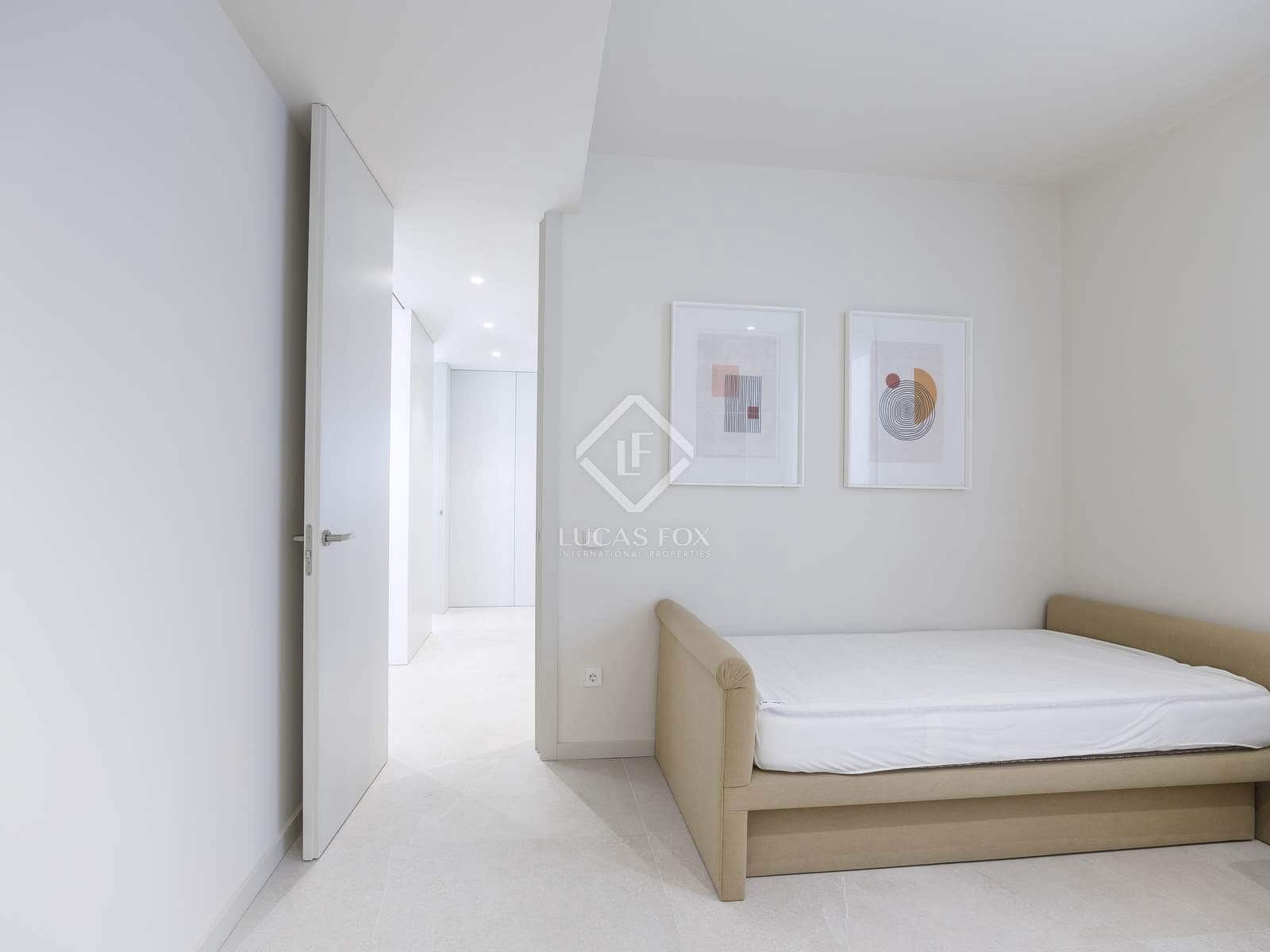 3 bedroom Penthouse for rent in Valencia city - € 5,000 (Ref: 8563302)