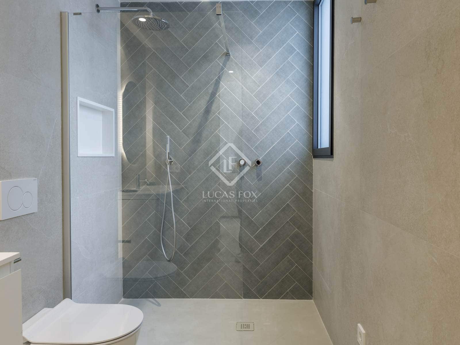 3 bedroom Penthouse for rent in Valencia city - € 5,000 (Ref: 8563302)