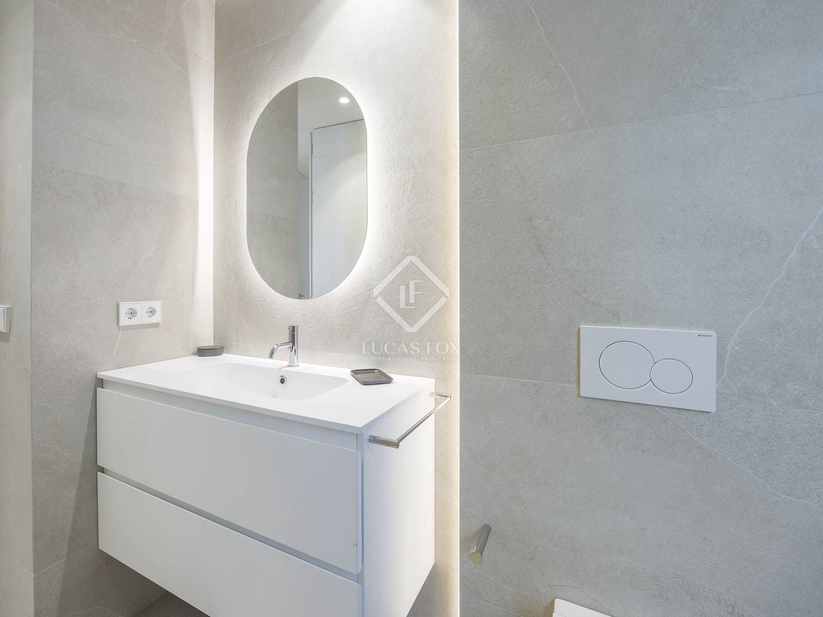 3 bedroom Penthouse for rent in Valencia city - € 5,000 (Ref: 8563302)