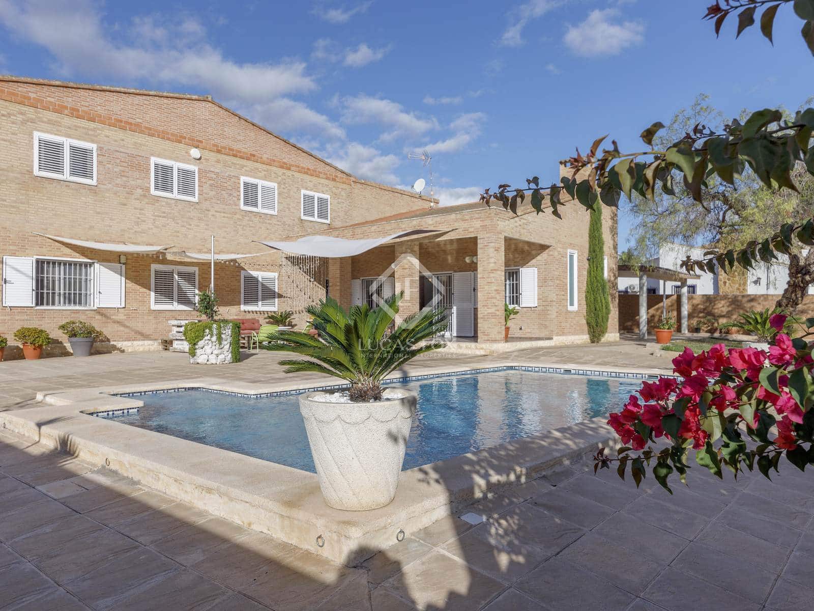 6 soveværelse Villa til salg i La Pobla de Vallbona med swimmingpool garage - € 995.000 (Ref: 8566943)